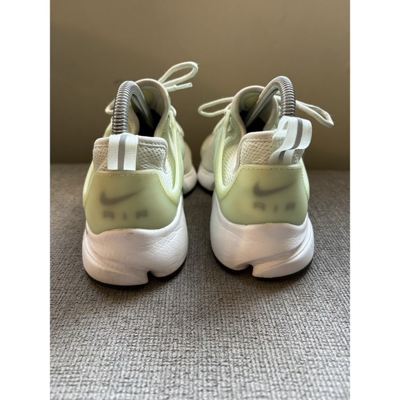 Nike Air Presto 878068-300 Barely Green Low Lace Up Sneakers Size 8 Running Shoe - Picture 4 of 8